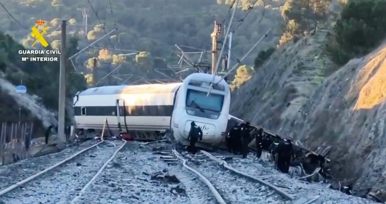 Death toll in Spanish train collision rises to 39 and authorities say it could still rise | iNFOnews.ca