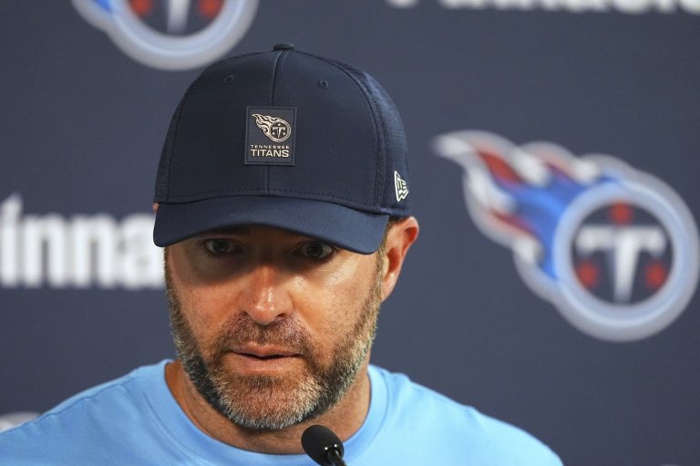 Titans hurt themselves and fail to help rookie QB Cam Ward in season opener | iNFOnews.ca