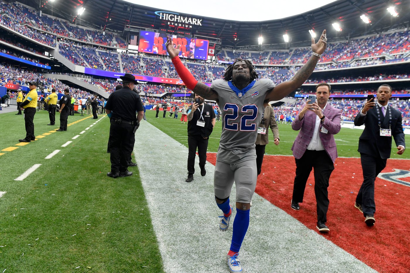 Allen, Bills outlast Chargers 24-16 despite committing 5 turnovers | iNFOnews.ca