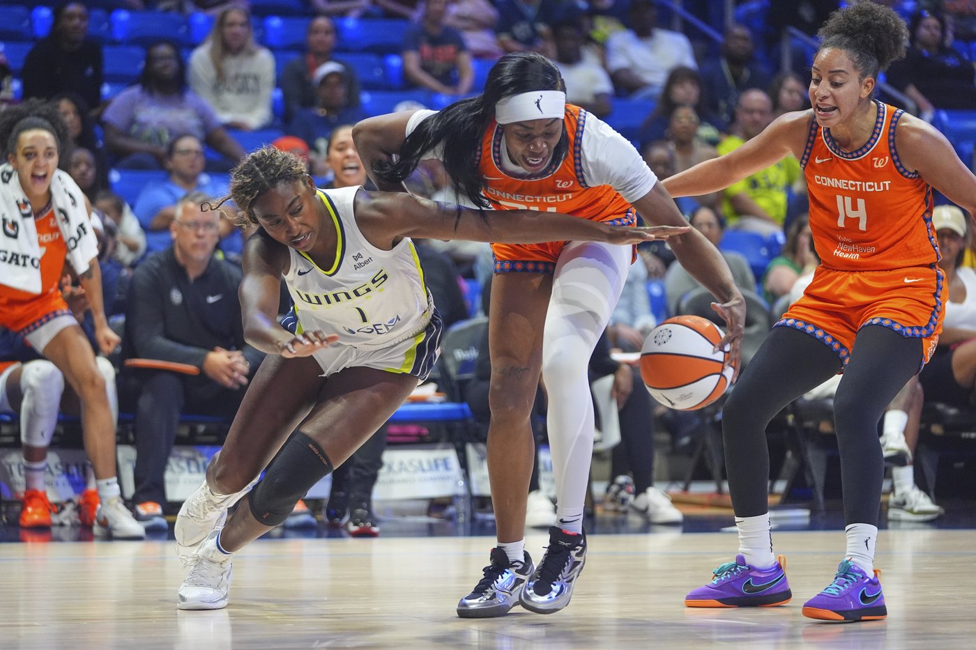 Short-handed Dallas Wings fall to Atlanta Dream 100-78 | iNFOnews.ca Short-handed Dallas Wings fall to Atlanta Dream 100-78 | iNFOnews.ca