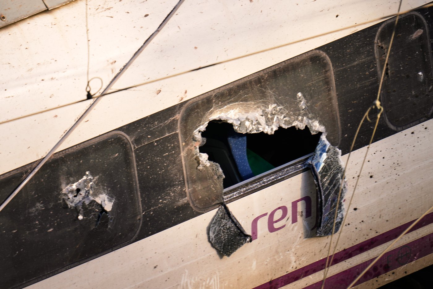 Death toll in Spanish train collision rises to 40 as authorities fear more bodies could be found | iNFOnews.ca