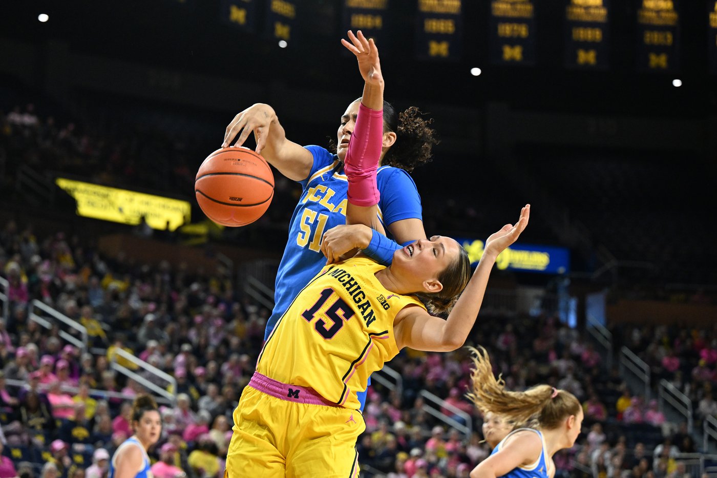 Lauren Betts leads No. 2 UCLA to 69-66 win over No. 8 Michigan, takes 2-game lead in Big Ten race | iNFOnews.ca