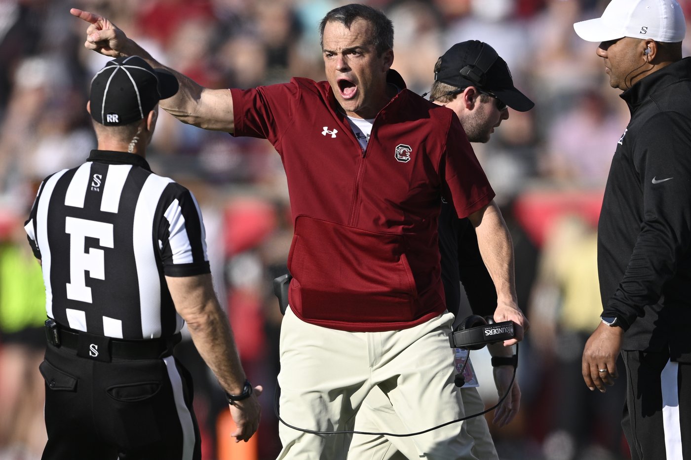 South Carolina rewards coach Shane Beamer with a 3-year contract extension and a $1.5M raise | iNFOnews.ca South Carolina rewards coach Shane Beamer with a 3-year contract extension and a $1.5M raise | iNFOnews.ca