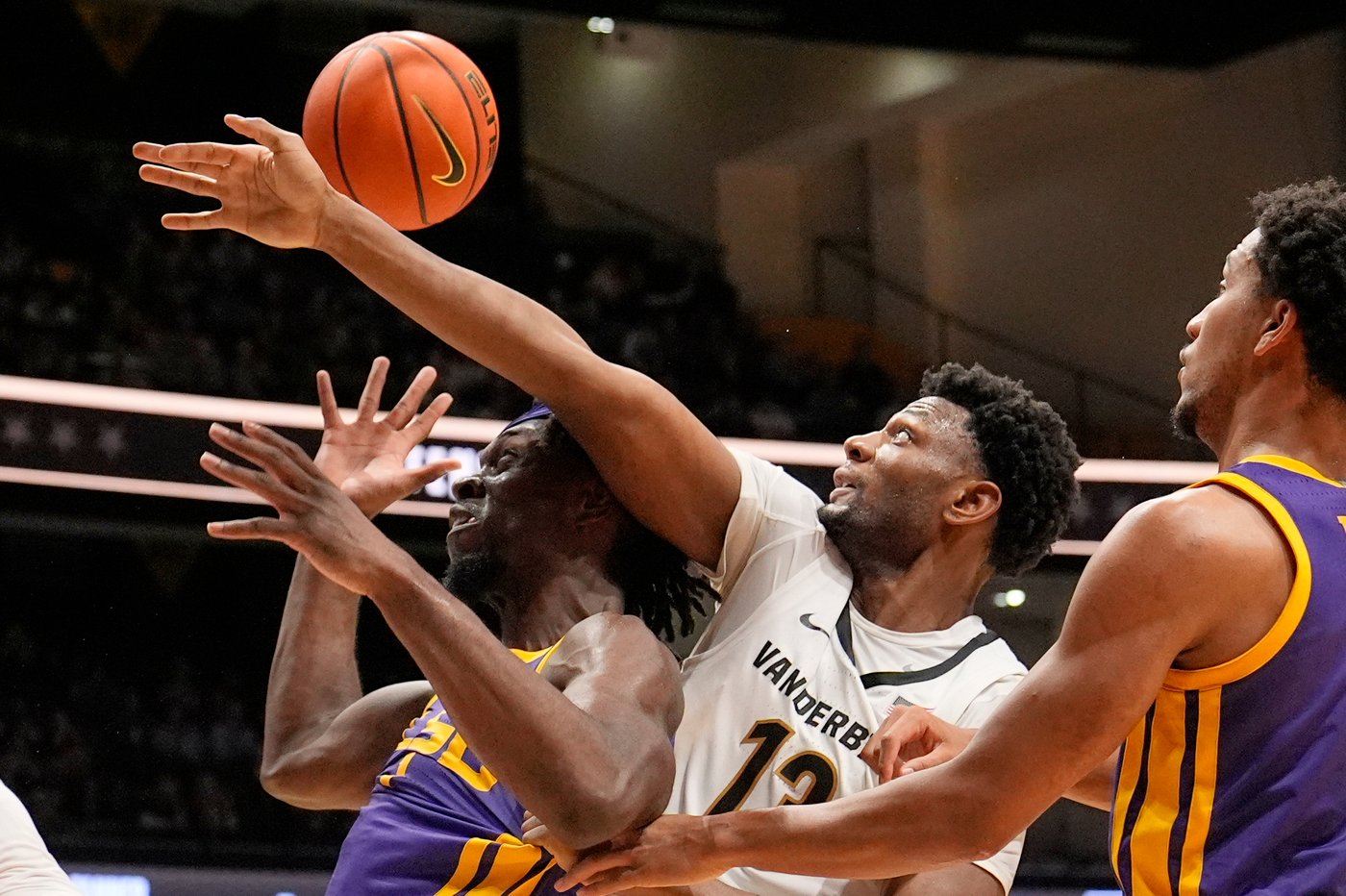 No. 11 Vanderbilt matches best start in program history at 16-0 with win over LSU | iNFOnews.ca