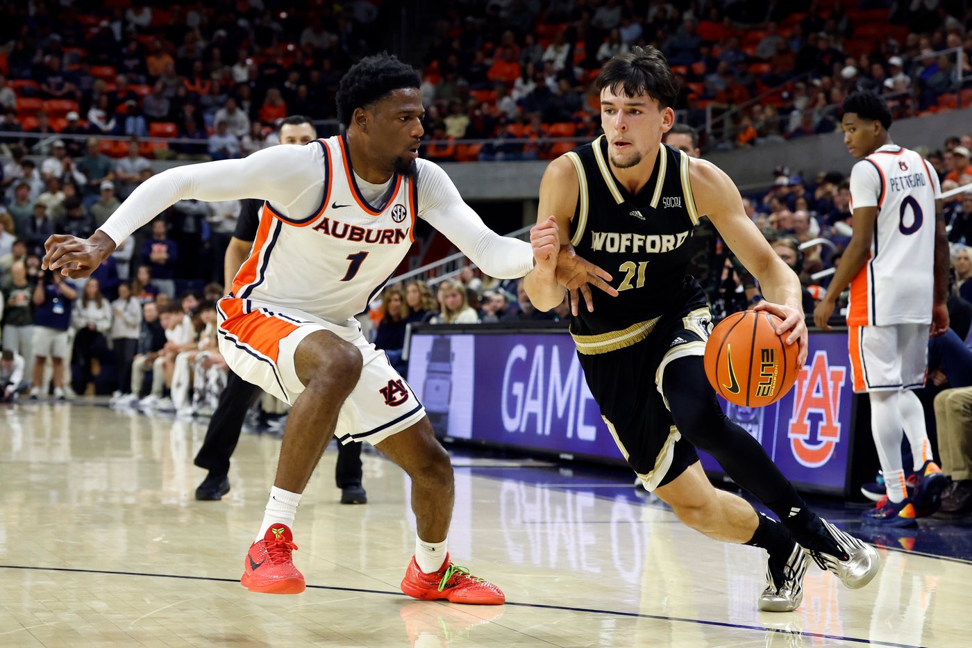 Keyshawn Hall scores 20 points and No. 22 Auburn handles Wofford 93-62 | iNFOnews.ca Keyshawn Hall scores 20 points and No. 22 Auburn handles Wofford 93-62 | iNFOnews.ca