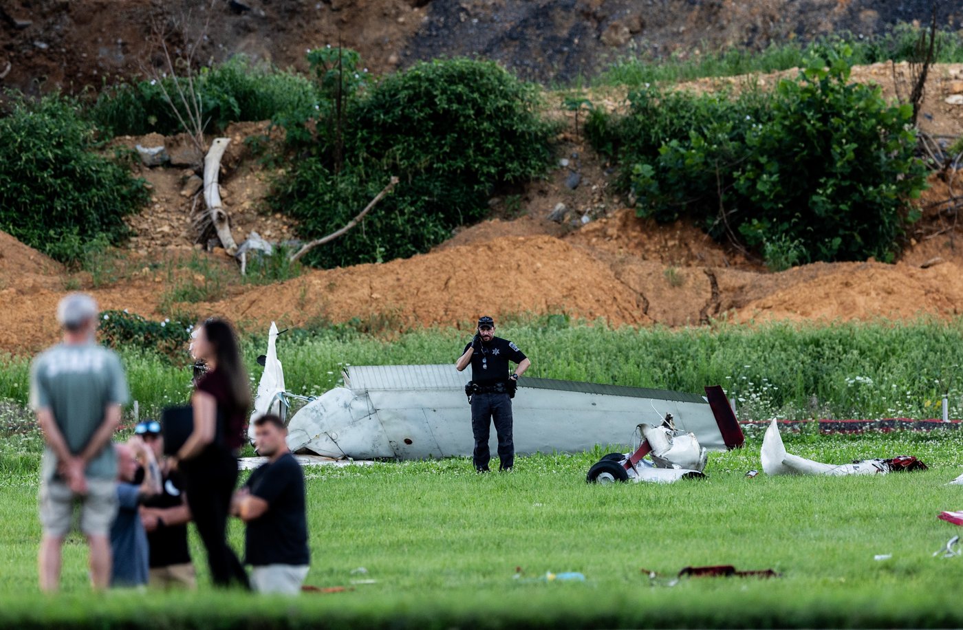 Airplane pilot killed in collision with Pennsylvania police helicopter near runway | iNFOnews.ca Airplane pilot killed in collision with Pennsylvania police helicopter near runway | iNFOnews.ca