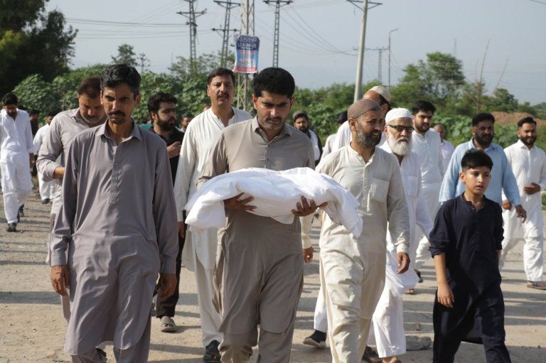 Pakistani investigators visiting hospital nursery where fire killed 14 newborns | iNFOnews.ca