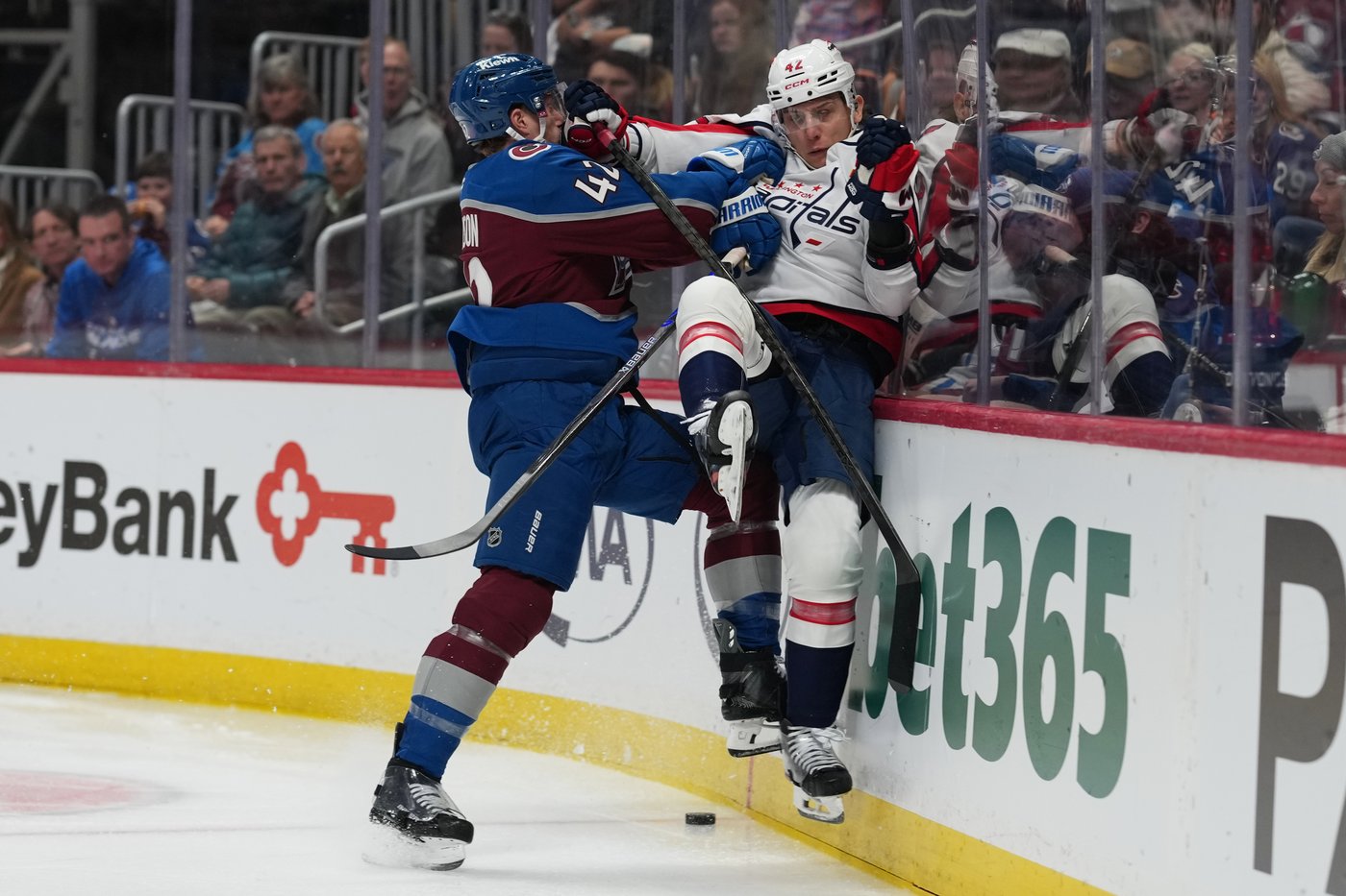 MacKinnon has 2 goals and an assist to reach 1,100 points, Avs beat Capitals 5-2 | iNFOnews.ca MacKinnon has 2 goals and an assist to reach 1,100 points, Avs beat Capitals 5-2 | iNFOnews.ca