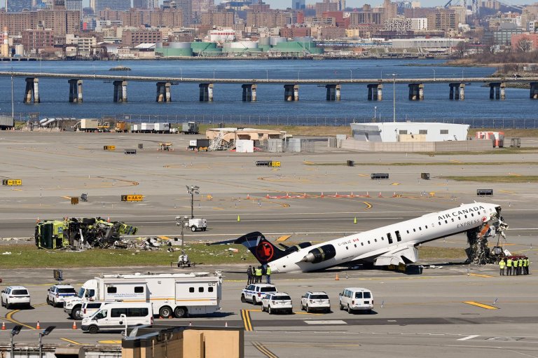 Pilots killed in jet collision with fire truck on LaGuardia runway identified | iNFOnews.ca