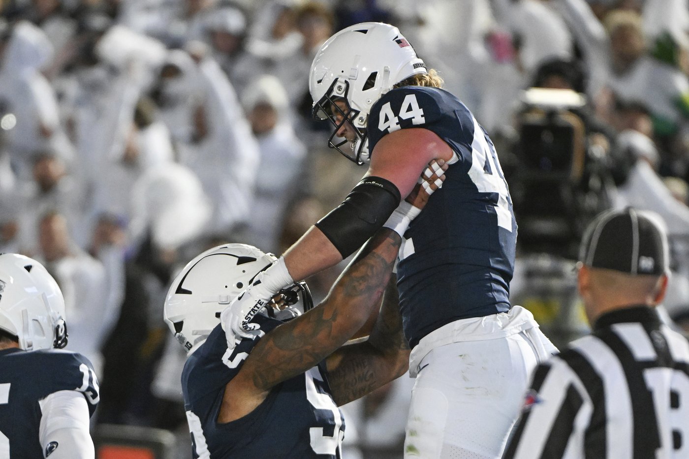 Warren scores 2 TDs as No. 6 Penn State routs Washington 35-6 | iNFOnews.ca