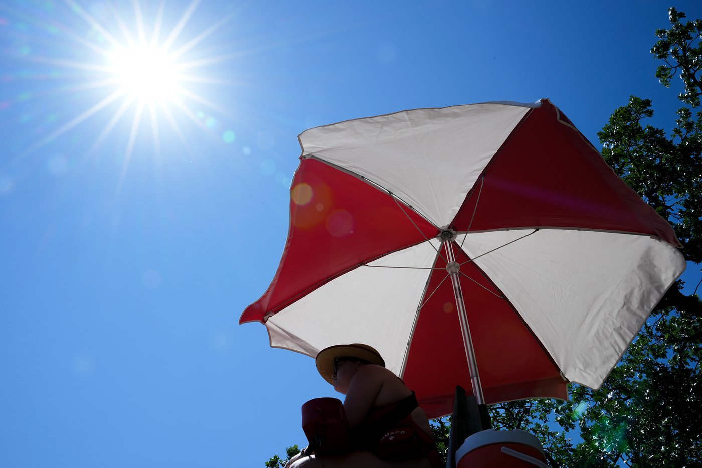 Sweltering heat wave grips central and southern US for a second straight day | iNFOnews.ca