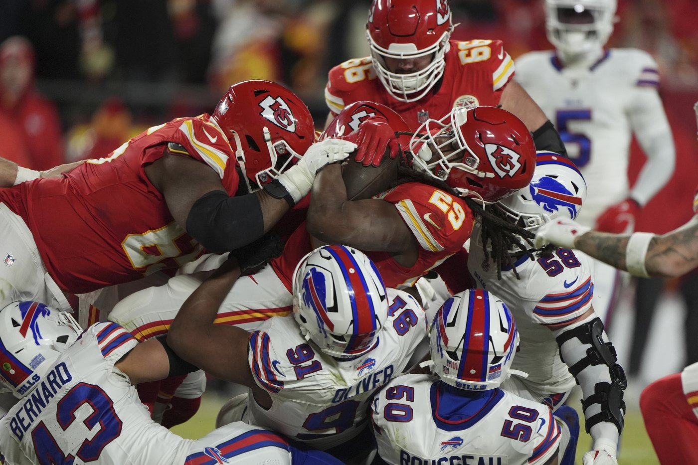 The Chiefs get more Mahomes magic and advance to 3rd straight Super Bowl, beating the Bills 32-29 | iNFOnews.ca The Chiefs get more Mahomes magic and advance to 3rd straight Super Bowl, beating the Bills 32-29 | iNFOnews.ca