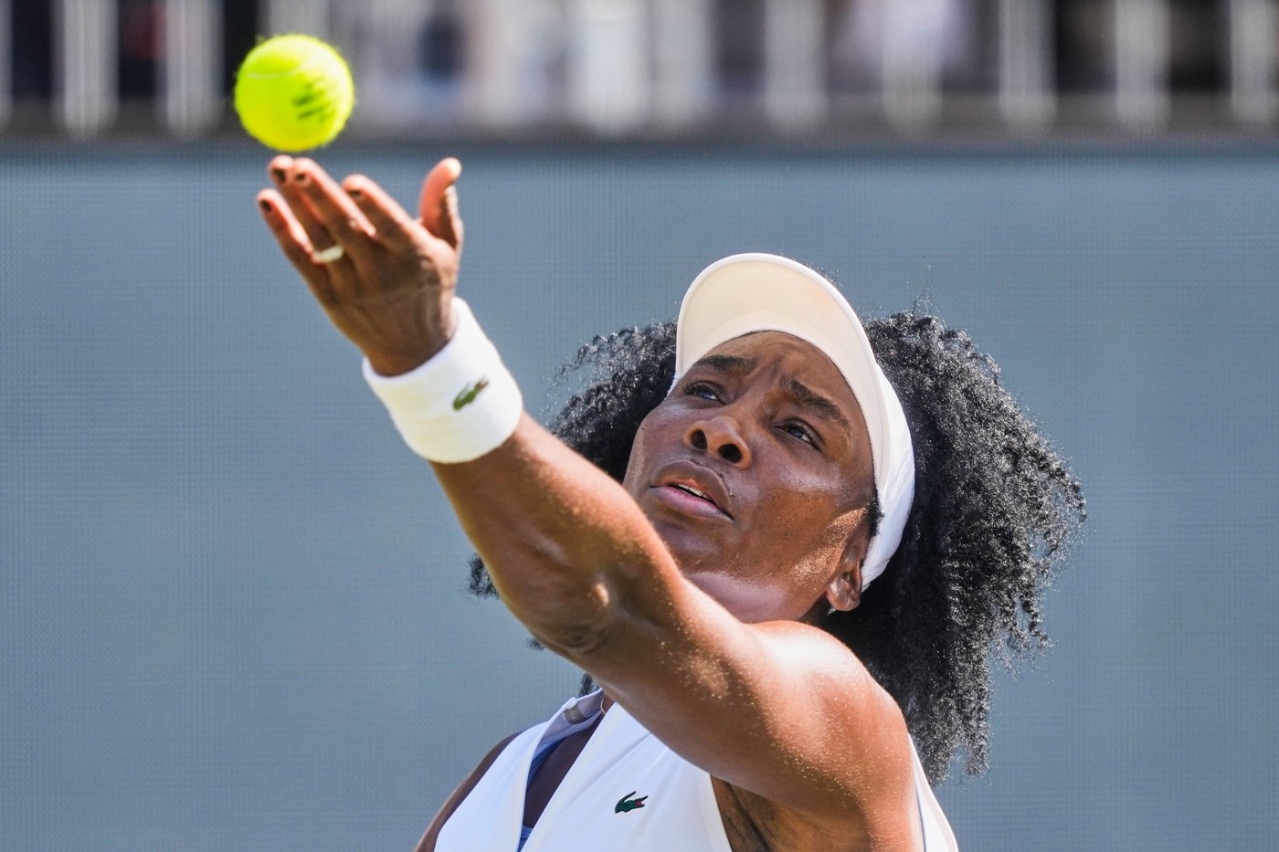 Venus Williams falls to Kamilla Rakhimova in rain-delayed first round at NBO | iNFOnews.ca