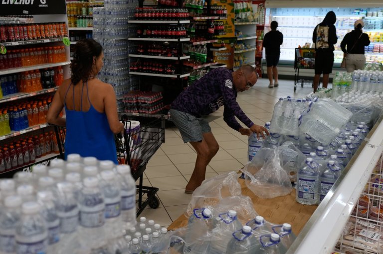When a hurricane threatens, these tips can help you prepare | iNFOnews.ca When a hurricane threatens, these tips can help you prepare | iNFOnews.ca