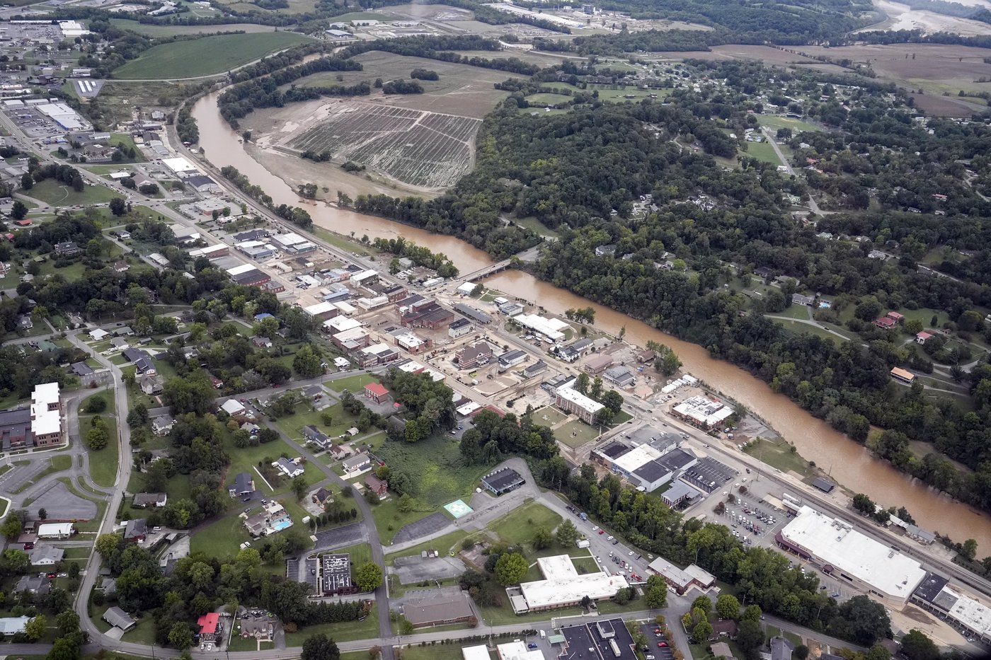 Asheville has been isolated after Helene wrecked roads and knocked out power and cell service | iNFOnews.ca Asheville has been isolated after Helene wrecked roads and knocked out power and cell service | iNFOnews.ca