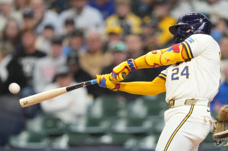 Contreras' big game helps Brewers overcome loss of Woodruff in 13-1 rout of Diamondbacks | iNFOnews.ca