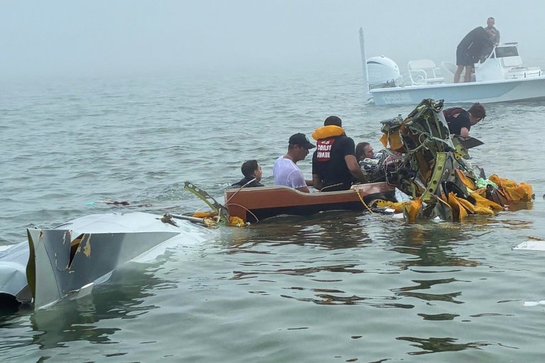 Mexican Navy medical plane lost communication for several minutes before Texas crash | iNFOnews.ca