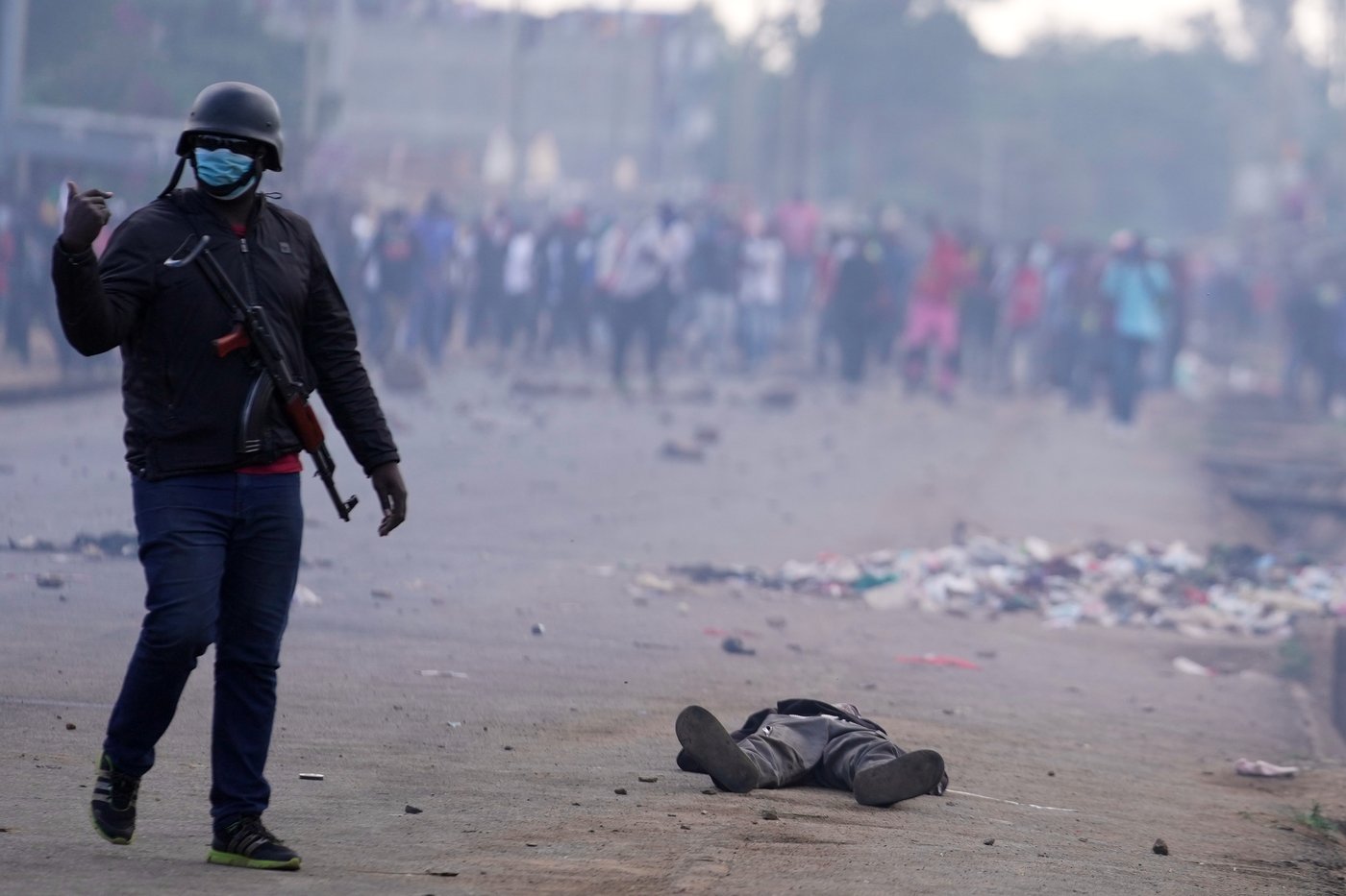 Kenya protesters clash with police over proposed Ebola center for US citizens, in photos | iNFOnews.ca