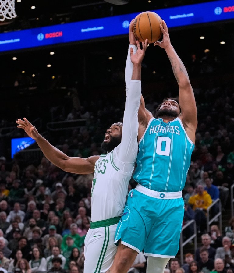 Brown scores 35 points as the Celtics beat the Hornets 113-102 to claim the season series | iNFOnews.ca