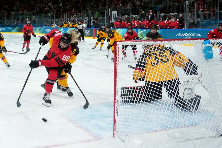 CP NewsAlert: Canada beats Germany to advance to women's hockey semifinals | iNFOnews.ca