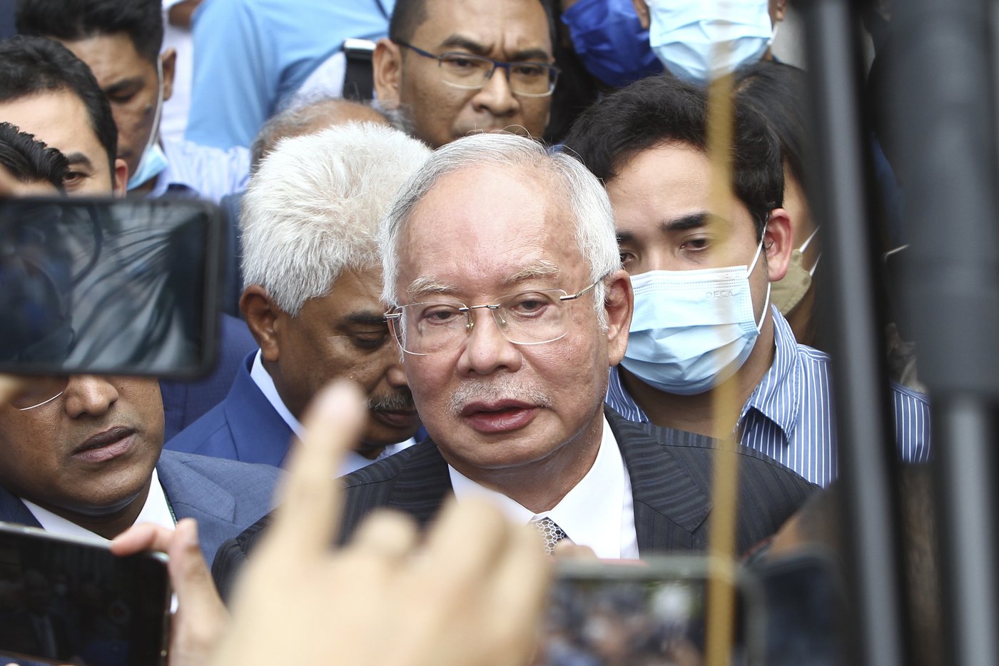 Jailed former Malaysian leader apologizes for fund embezzlement scandal, reiterates his innocence | iNFOnews.ca Jailed former Malaysian leader apologizes for fund embezzlement scandal, reiterates his innocence | iNFOnews.ca