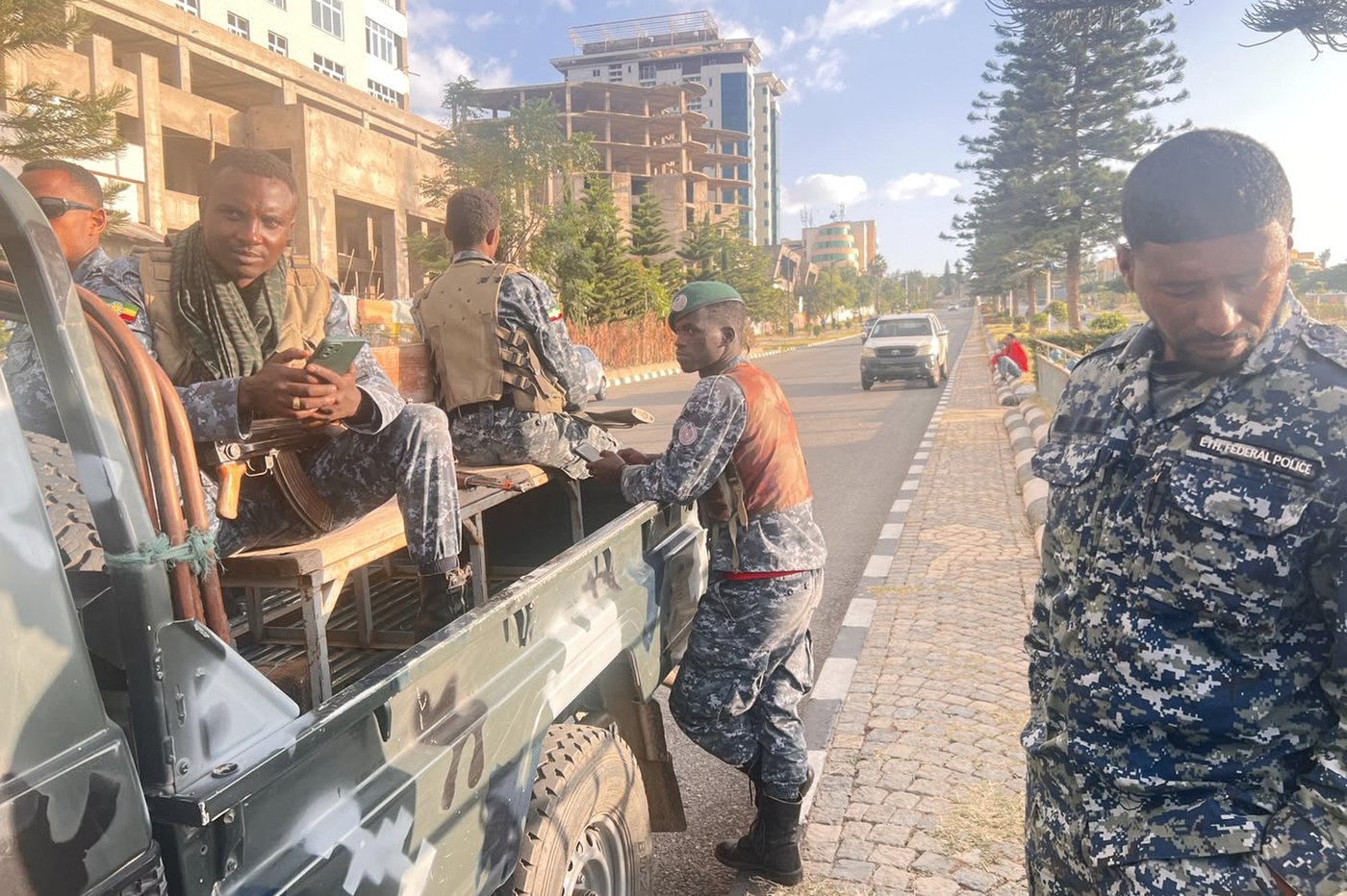 Ethiopian police ask residents in Tigray regional capital to help restore order after rebel pullout | iNFOnews.ca Ethiopian police ask residents in Tigray regional capital to help restore order after rebel pullout | iNFOnews.ca