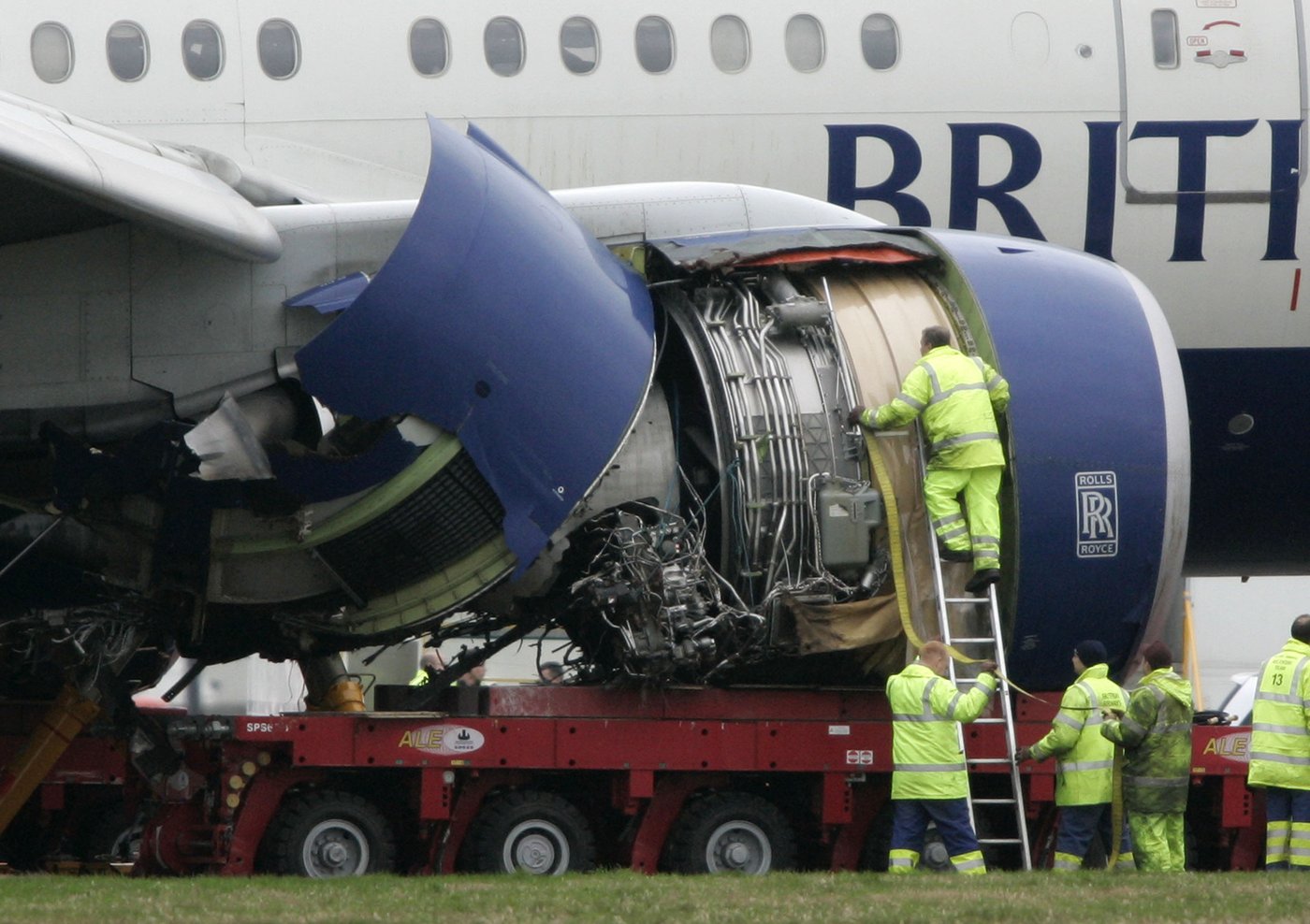 Survivors of past air disasters offer support after Toronto crash | iNFOnews.ca