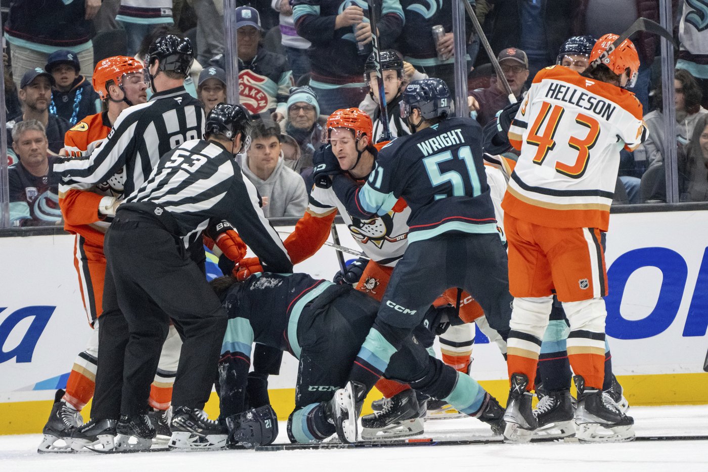 Gibson stops 42 shots as the Ducks beat the Kraken 5-2 | iNFOnews.ca