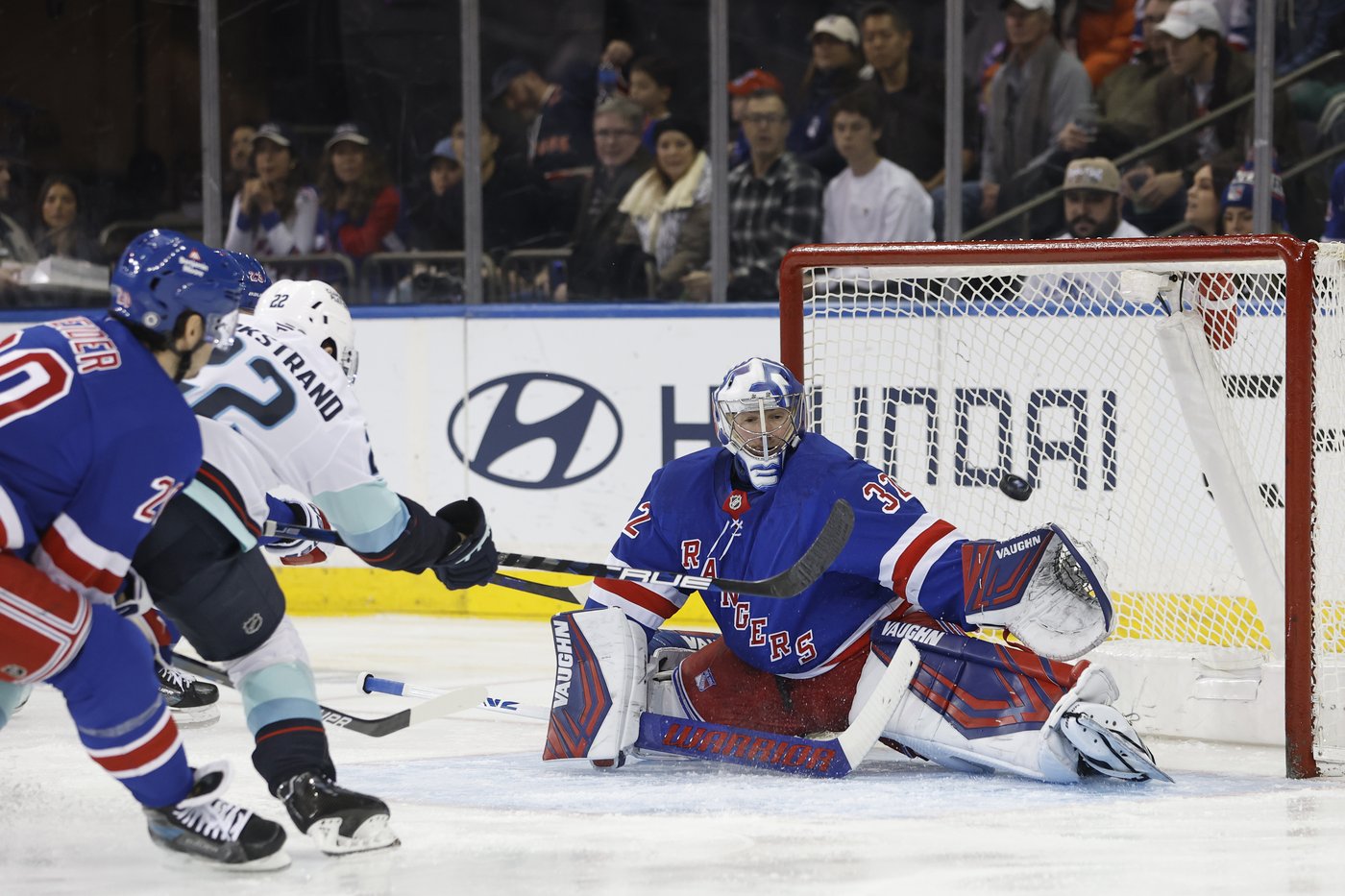 Bjorkstrand scores twice as Kraken rally past Rangers for a 7-5 win | iNFOnews.ca Bjorkstrand scores twice as Kraken rally past Rangers for a 7-5 win | iNFOnews.ca