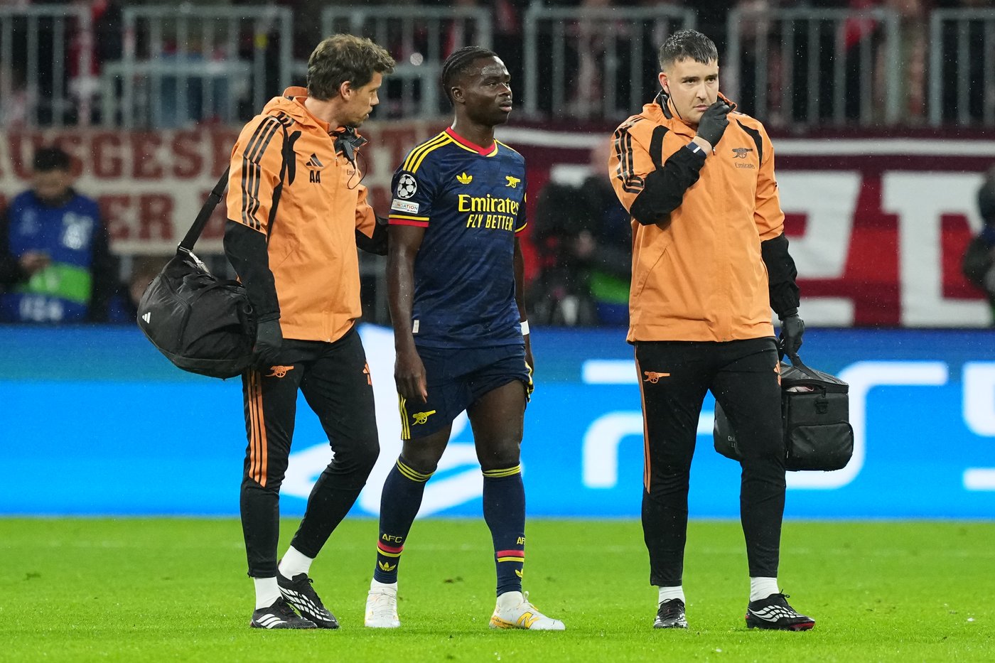 Arsenal forward Bukayo Saka forced off early with leg injury against Bayern Munich | iNFOnews.ca