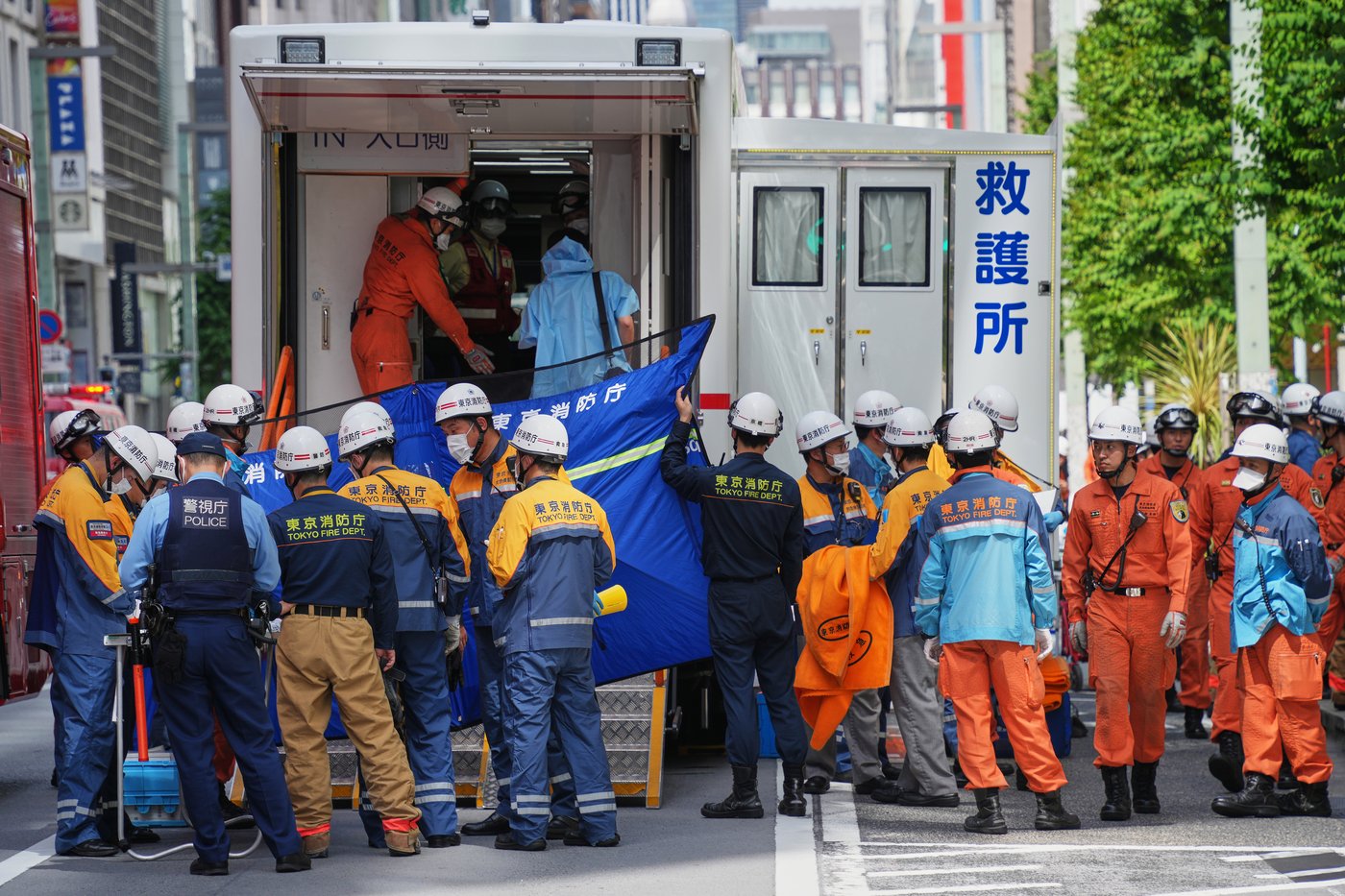 Over 20 taken to hospital after unknown substance allegedly sprayed in Tokyo shopping area | iNFOnews.ca