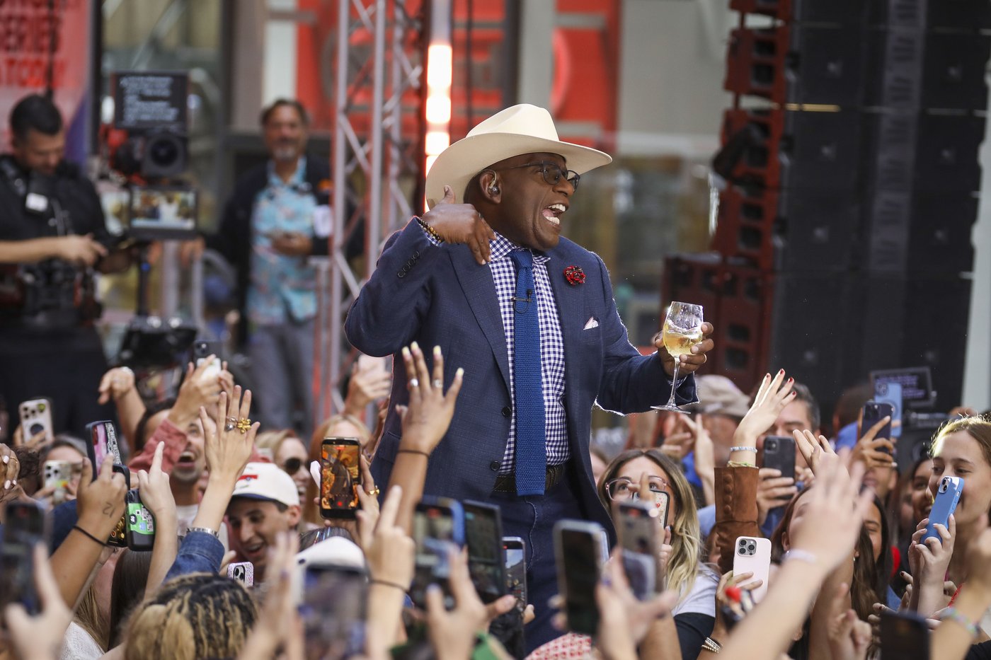 Al Roker lends his voice and meteorology skills to the new PBS Kids animated show 'Weather Hunters' | iNFOnews.ca Al Roker lends his voice and meteorology skills to the new PBS Kids animated show 'Weather Hunters' | iNFOnews.ca