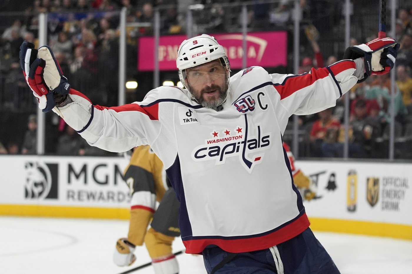 Ovechkin ties NHL record by scoring on 178 different goalies before leaving with apparent leg injury | iNFOnews.ca Ovechkin ties NHL record by scoring on 178 different goalies before leaving with apparent leg injury | iNFOnews.ca