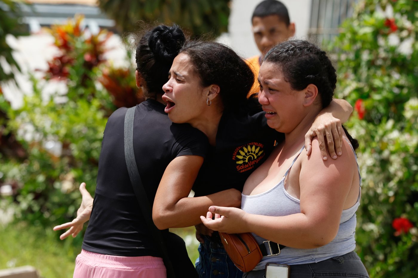 Twin earthquakes strike Venezuela, in photos | iNwheels