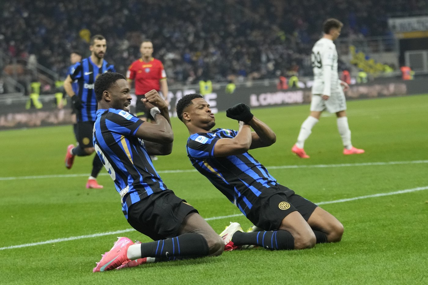 Another goal for defender Denzel Dumfries as Inter beats Empoli to keep pace with leader Napoli | iNFOnews.ca