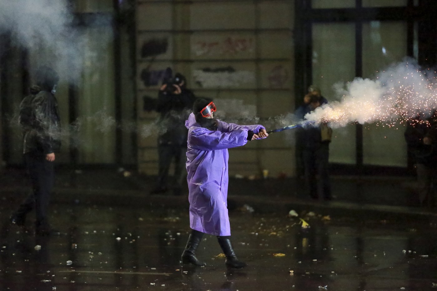 More than 200 people detained in Georgia during protests over the suspension of EU talks | iNFOnews.ca