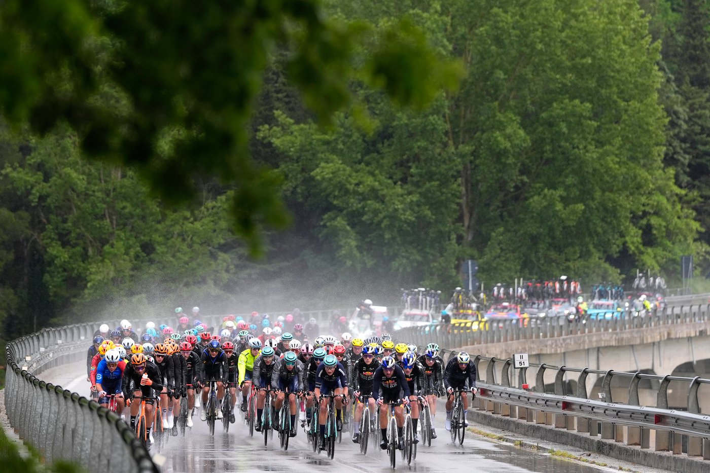 Arrieta wins stage 5 of Giro despite going the wrong way and Eulálio takes the overall lead | iNFOnews.ca