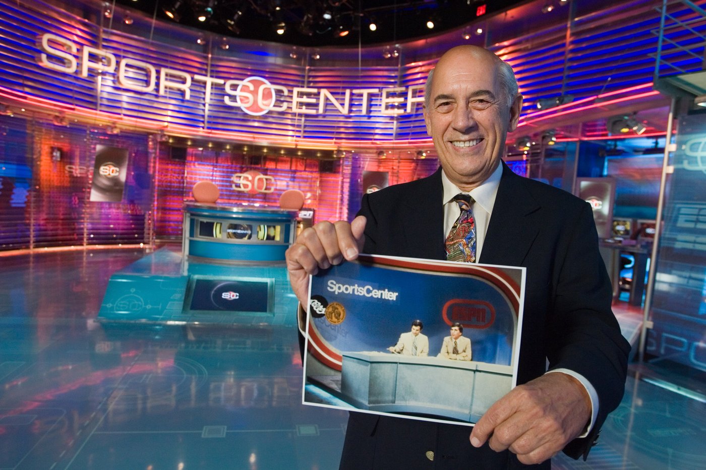 ESPN co-founder Bill Rasmussen dies at 93 from the effects of Parkinson’s disease | iNFOnews.ca ESPN co-founder Bill Rasmussen dies at 93 from the effects of Parkinson’s disease | iNFOnews.ca
