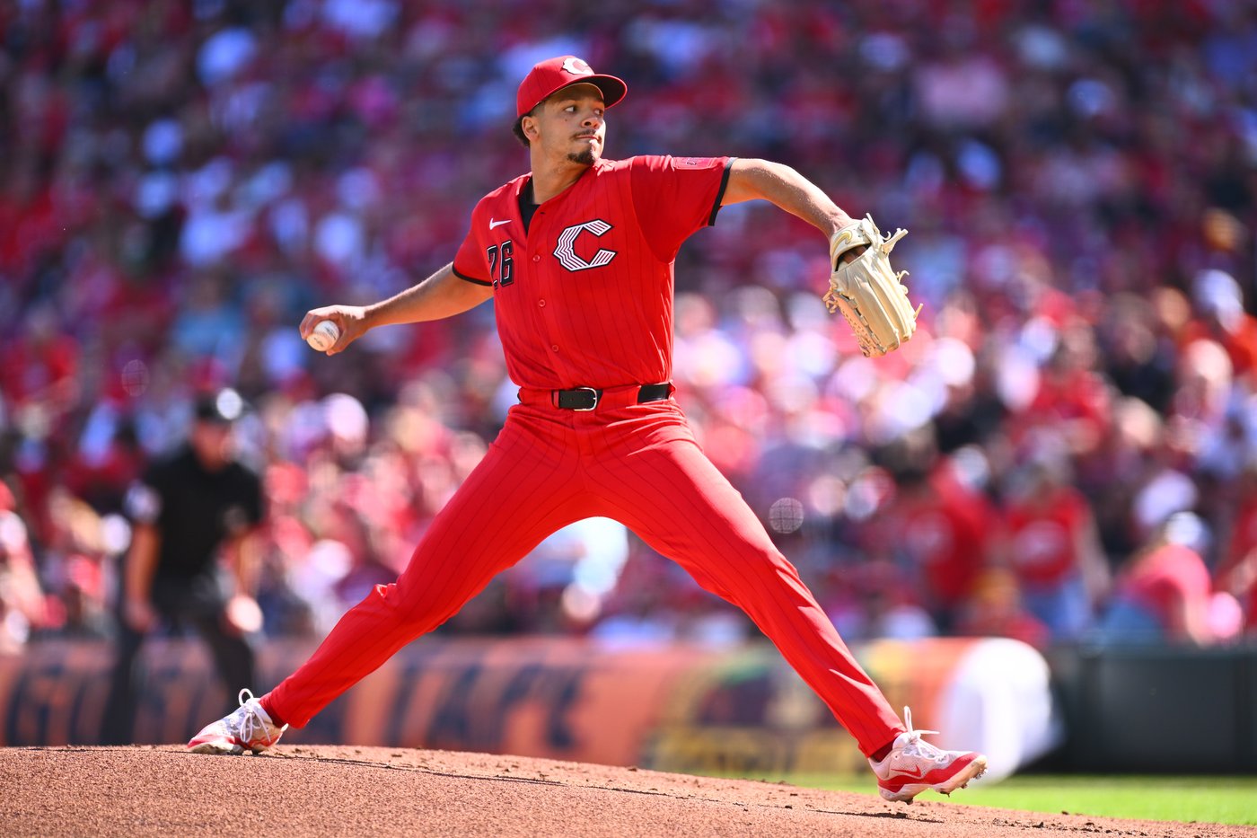 Chase Burns' strong start and a big fifth inning help Reds snap 8-game skid with 3-1 win over Astros | iNFOnews.ca