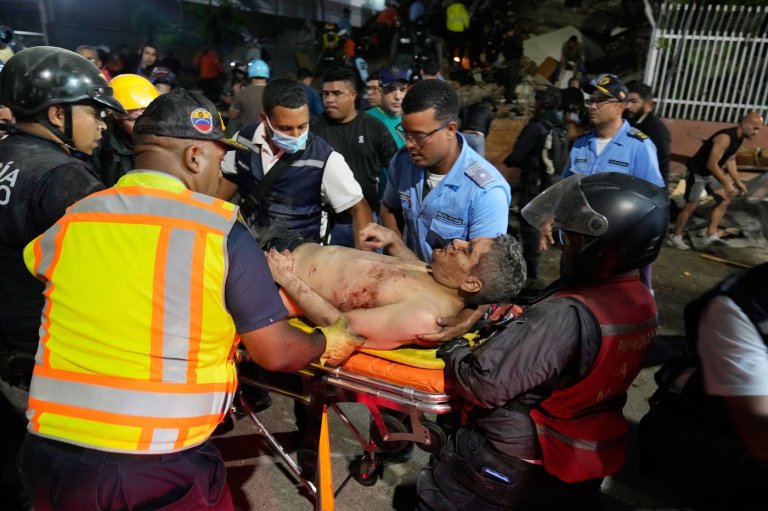 Venezuela reeling after powerful twin earthquakes as promises of aid pour in | iNFOnews.ca
