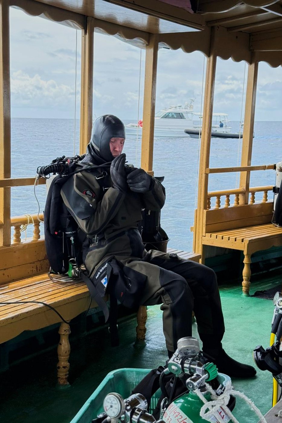 Finnish divers recover remaining 2 bodies of Italians from underwater cave in Maldives | iNFOnews.ca