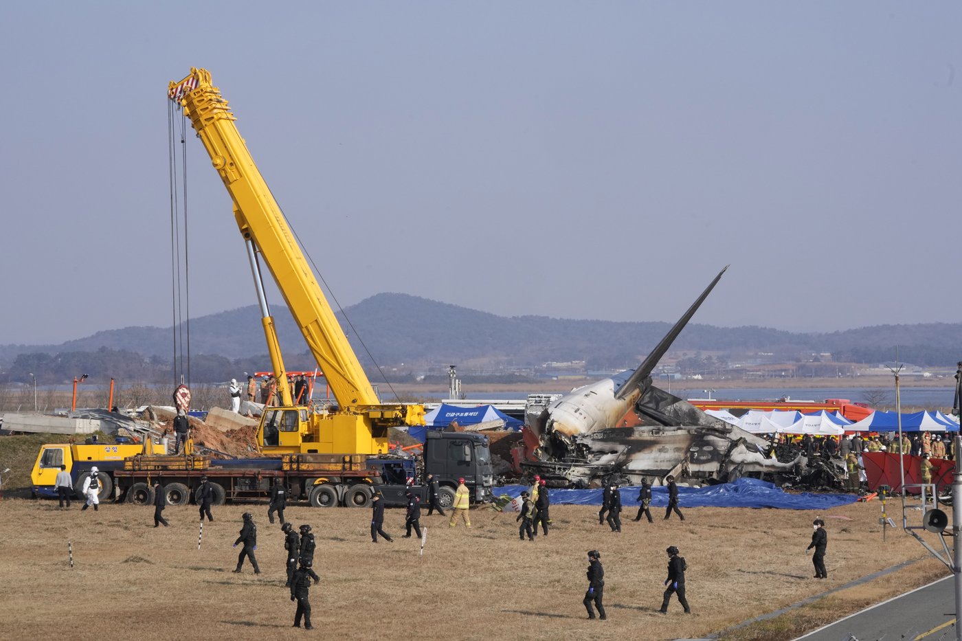 What we know about the deadly passenger jet crash in South Korea | iNFOnews.ca