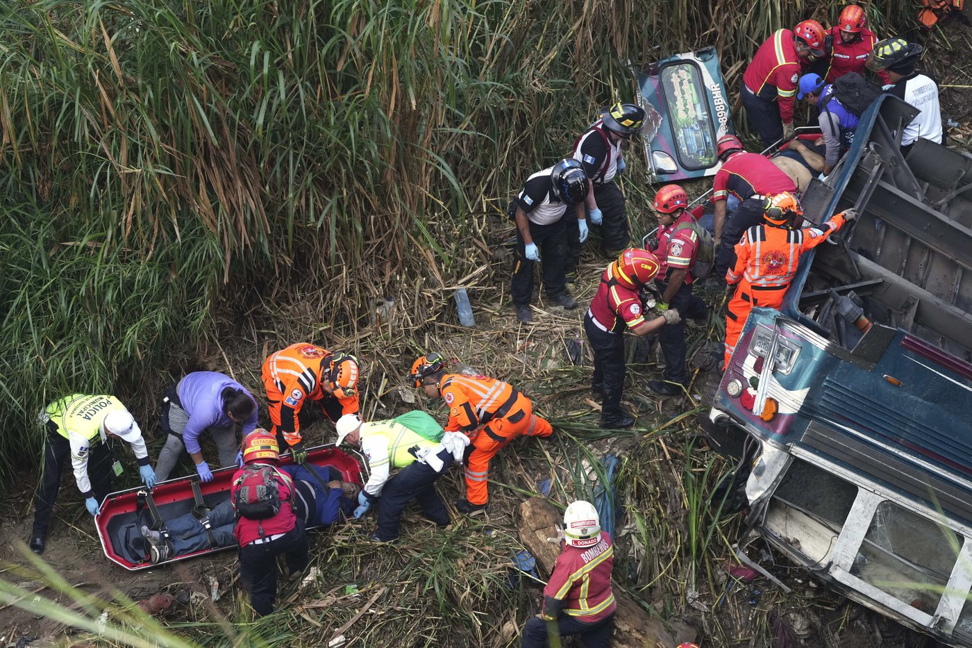 At least 55 are dead after a bus plunged into gorge in Guatemala | iNFOnews.ca At least 55 are dead after a bus plunged into gorge in Guatemala | iNFOnews.ca