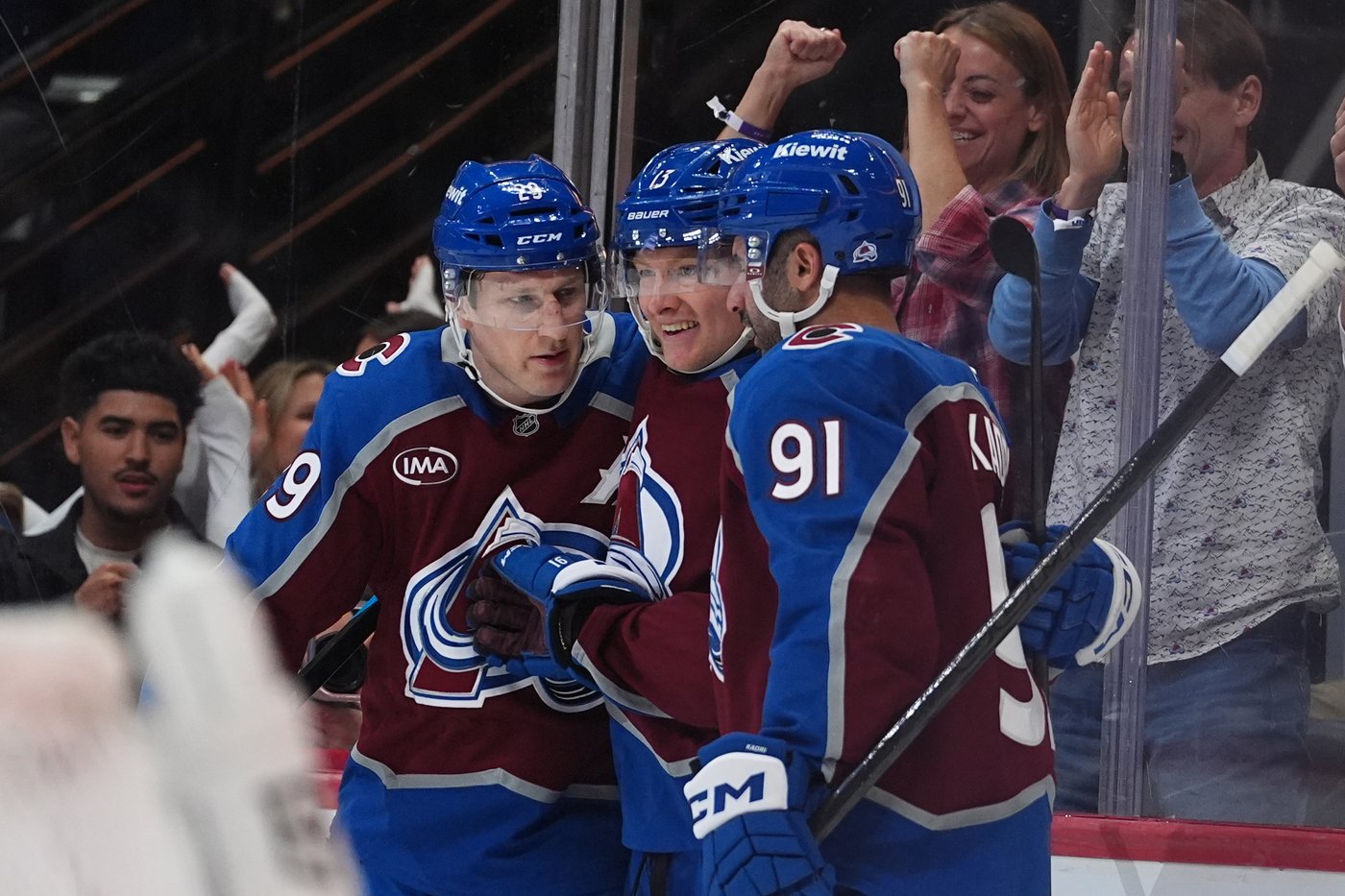 Nathan MacKinnon has goal and 3 assists in Avalanche's 6-3 win over Lightning | iNFOnews.ca