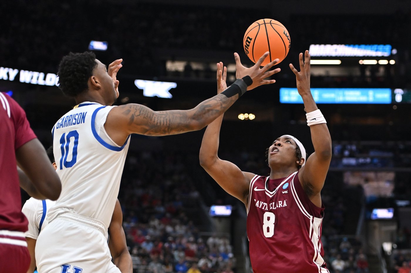 Otega Oweh's buzzer-beater saves Kentucky in 89-84 overtime win over Santa Clara in March Madness | iNFOnews.ca Otega Oweh's buzzer-beater saves Kentucky in 89-84 overtime win over Santa Clara in March Madness | iNFOnews.ca
