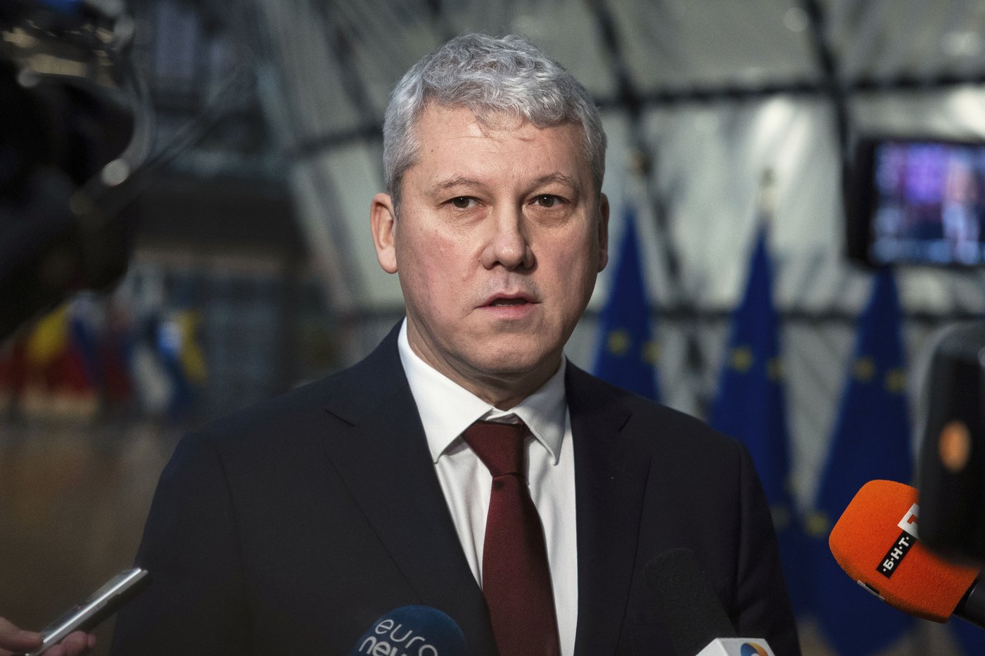 Romania appoints an interim prime minister after the coalition's defeat in the presidential race | iNFOnews.ca