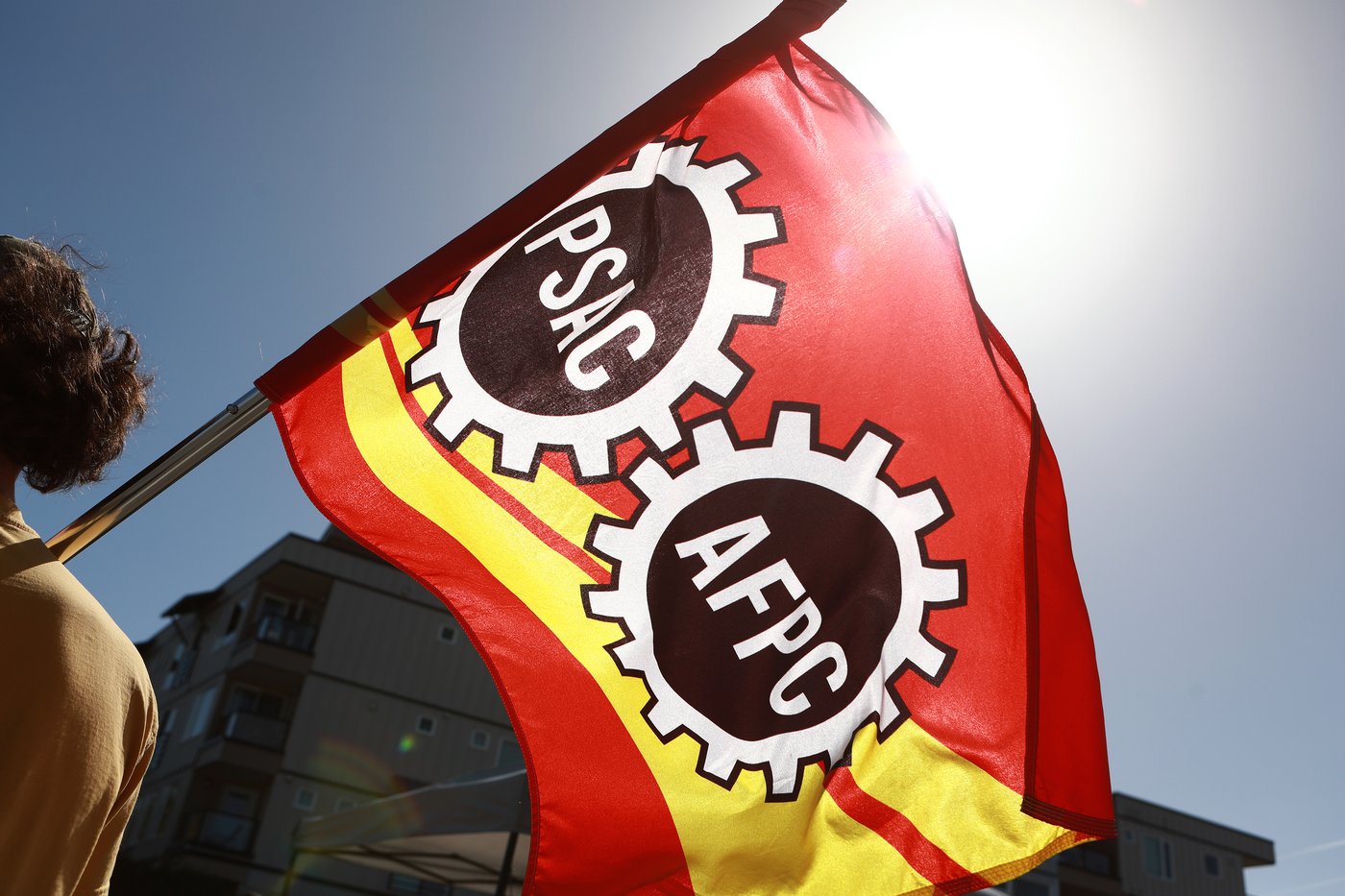 Union files complaints as feds increase public servants' in-office time | iNFOnews.ca