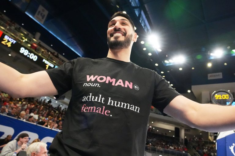 Enes Kanter Freedom ejected from Fever-Sky game after he was confronted by Sky's Cloud | iNFOnews.ca