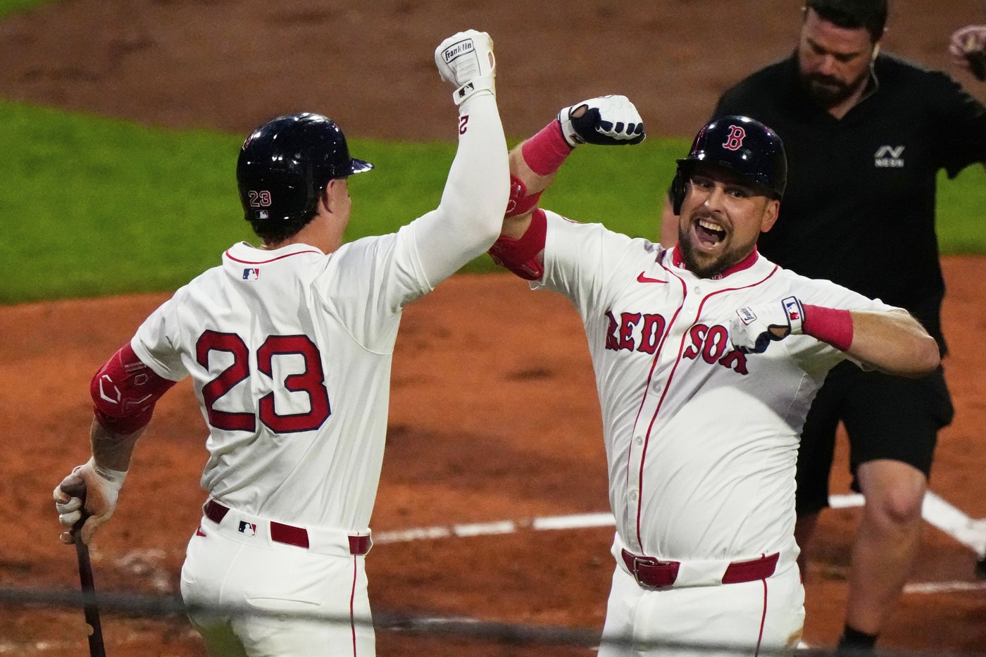 Bregman's clutch hit in the 8th helps Red Sox rally past Guardians 11-7 | iNFOnews.ca