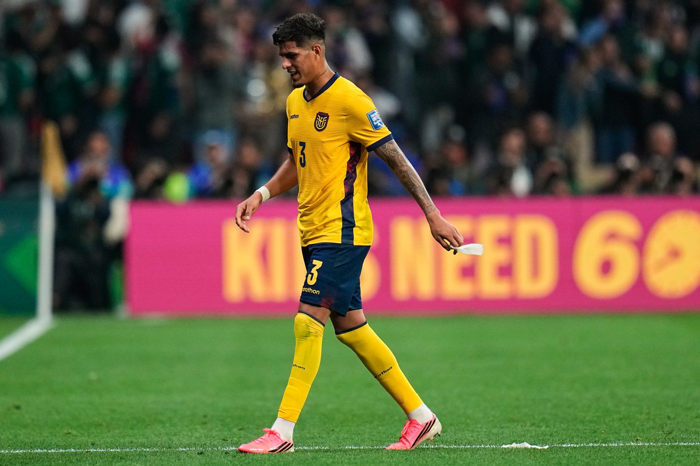 Ecuador's Hincapié becomes the second player sent off for covering his mouth at the World Cup | iNFOnews.ca